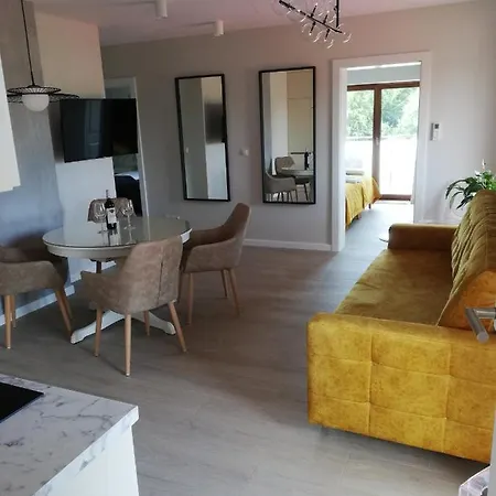 Latarnik- Yellow Apartment Gaski (Koszalin)