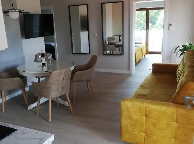 Latarnik- Yellow Apartamento Gąski